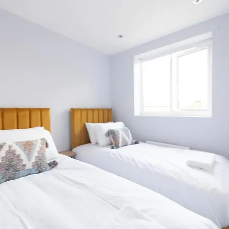 Modern Pent House Apartment - Central - 6 Guests Abingdon-on-Thames Exterior photo