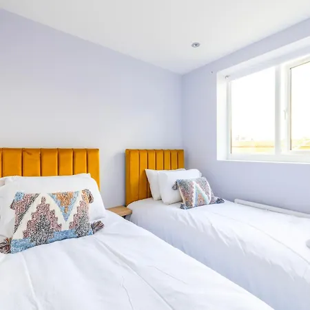 Modern Pent House Apartment - Central - 6 Guests Abingdon-on-Thames Exterior photo