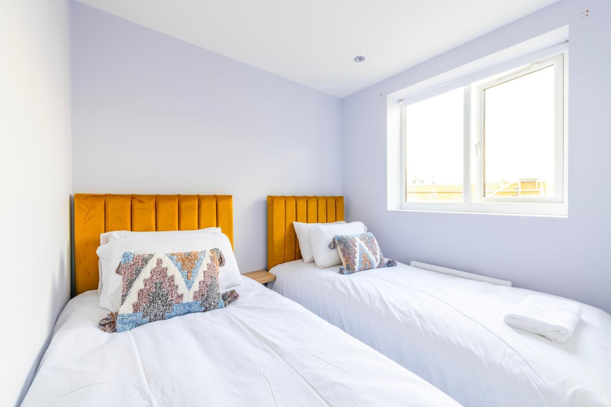 Modern Pent House Apartment - Central - 6 Guests Abingdon-on-Thames