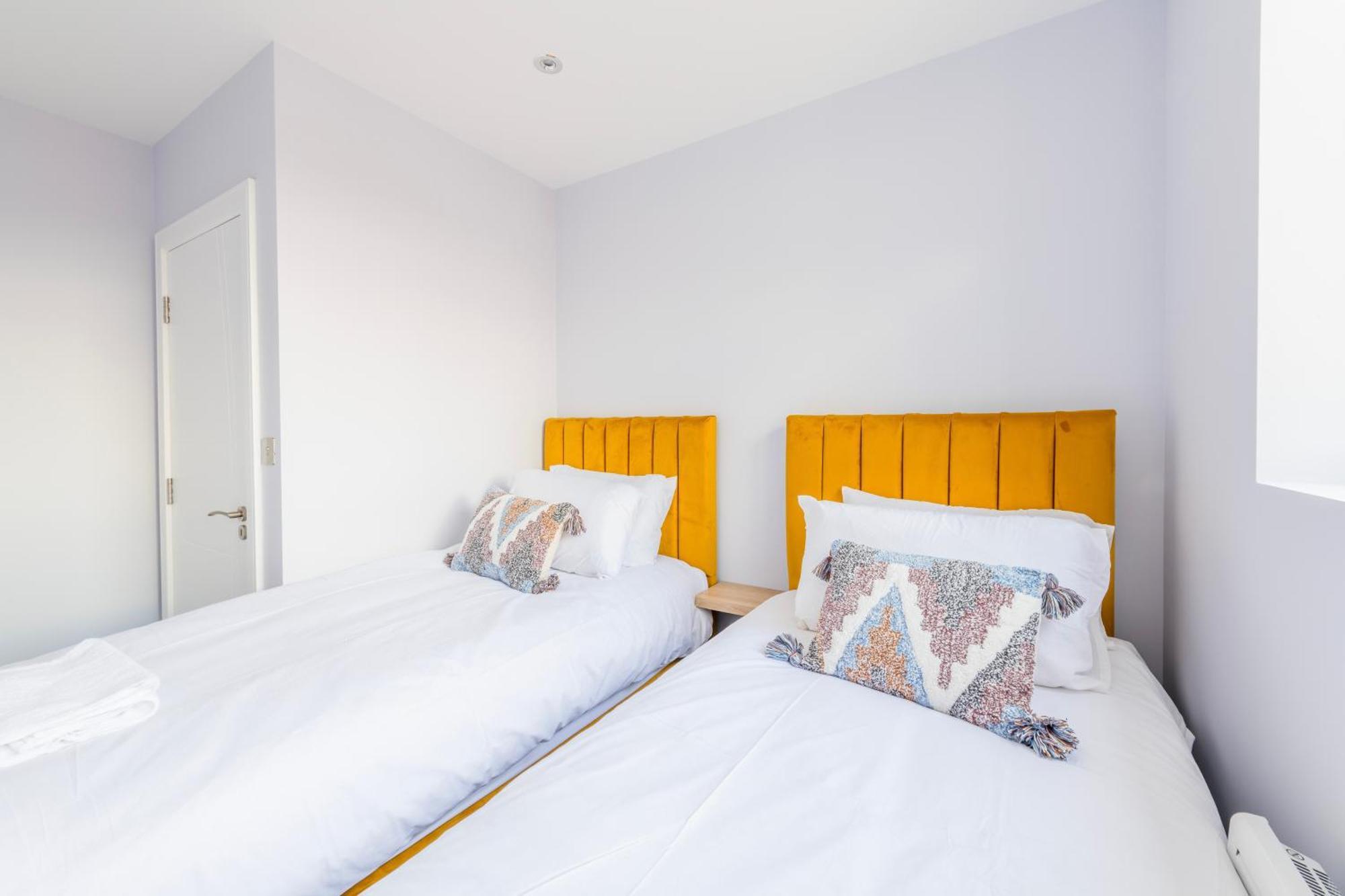 Modern Pent House Apartment - Central - 6 Guests Apartment *