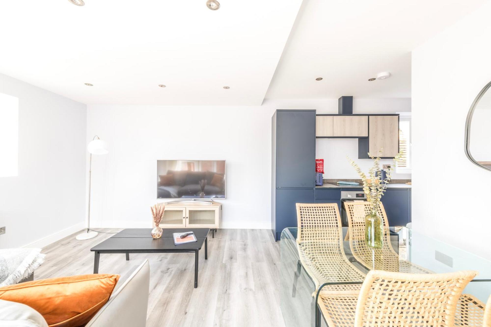 Apartment Modern Pent House Apartment - Central - 6 Guests