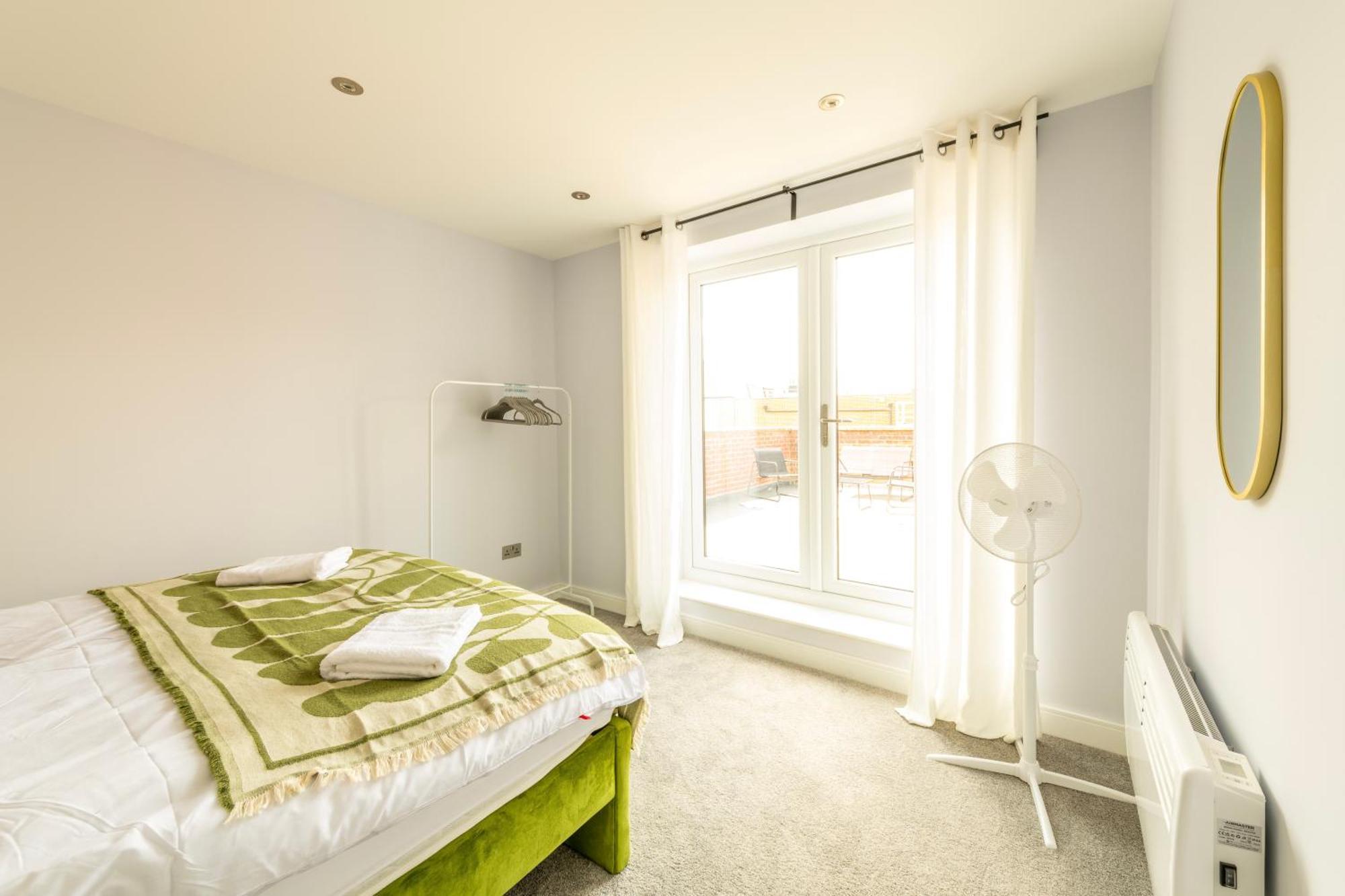 Modern Pent House Apartment - Central - 6 Guests Apartment *